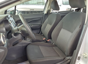 Nissan Versa SE
