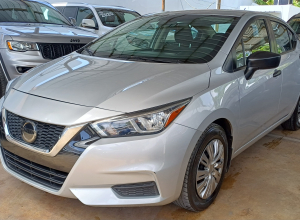 Nissan Versa SE