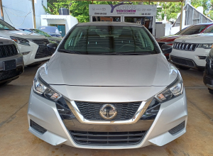 Nissan Versa SE