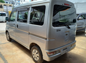 Toyota Pixis Basico