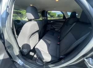 Ford Focus SE Hatchback