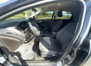 Ford Focus SE Hatchback