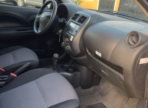 Nissan March Básico