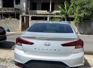 Hyundai Elantra Limited