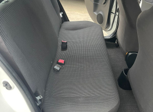 Toyota Vitz Básico