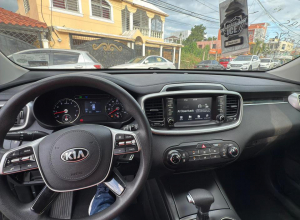 Kia Sorento LX