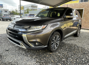 Mitsubishi Outlander SE