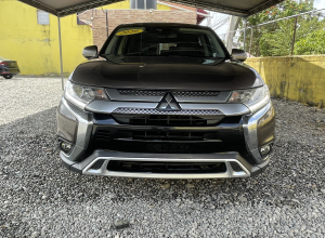 Mitsubishi Outlander SE