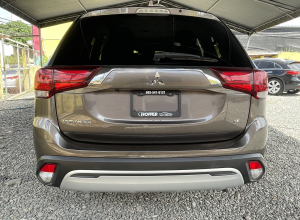 Mitsubishi Outlander SE