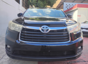Toyota Highlander LE
