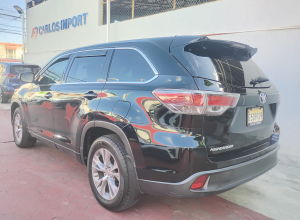 Toyota Highlander LE