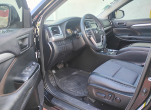 Toyota Highlander LE