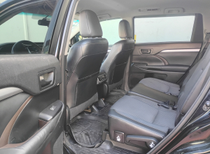 Toyota Highlander LE