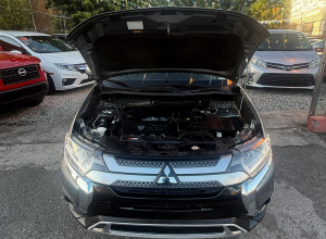 Mitsubishi Outlander SE