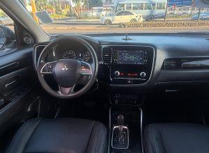 Mitsubishi Outlander SE