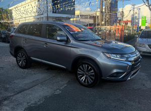 Mitsubishi Outlander SE