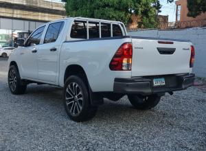 Toyota Hilux Básico