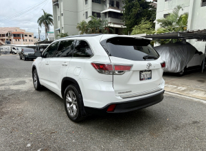 Toyota Highlander LE Plus