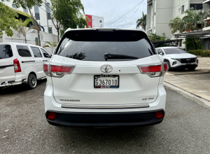 Toyota Highlander LE Plus