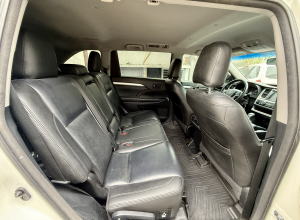 Toyota Highlander LE Plus