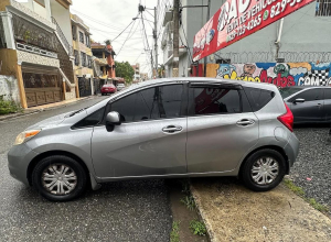 Nissan Versa SE
