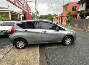 Nissan Versa SE