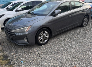 Hyundai Elantra Basico