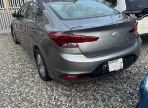 Hyundai Elantra Basico