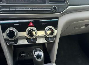 Hyundai Elantra Basico