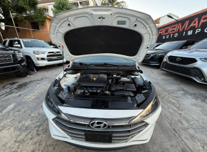 Hyundai Elantra Basico