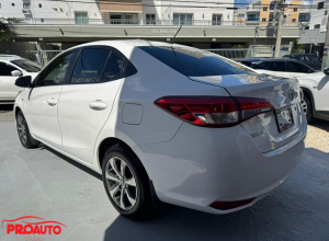 Toyota Yaris Básico