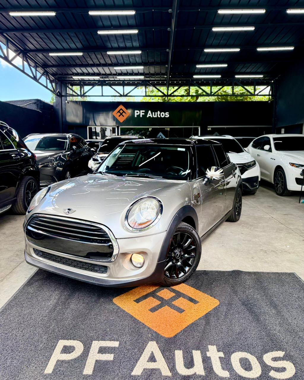MINI Cooper Básico