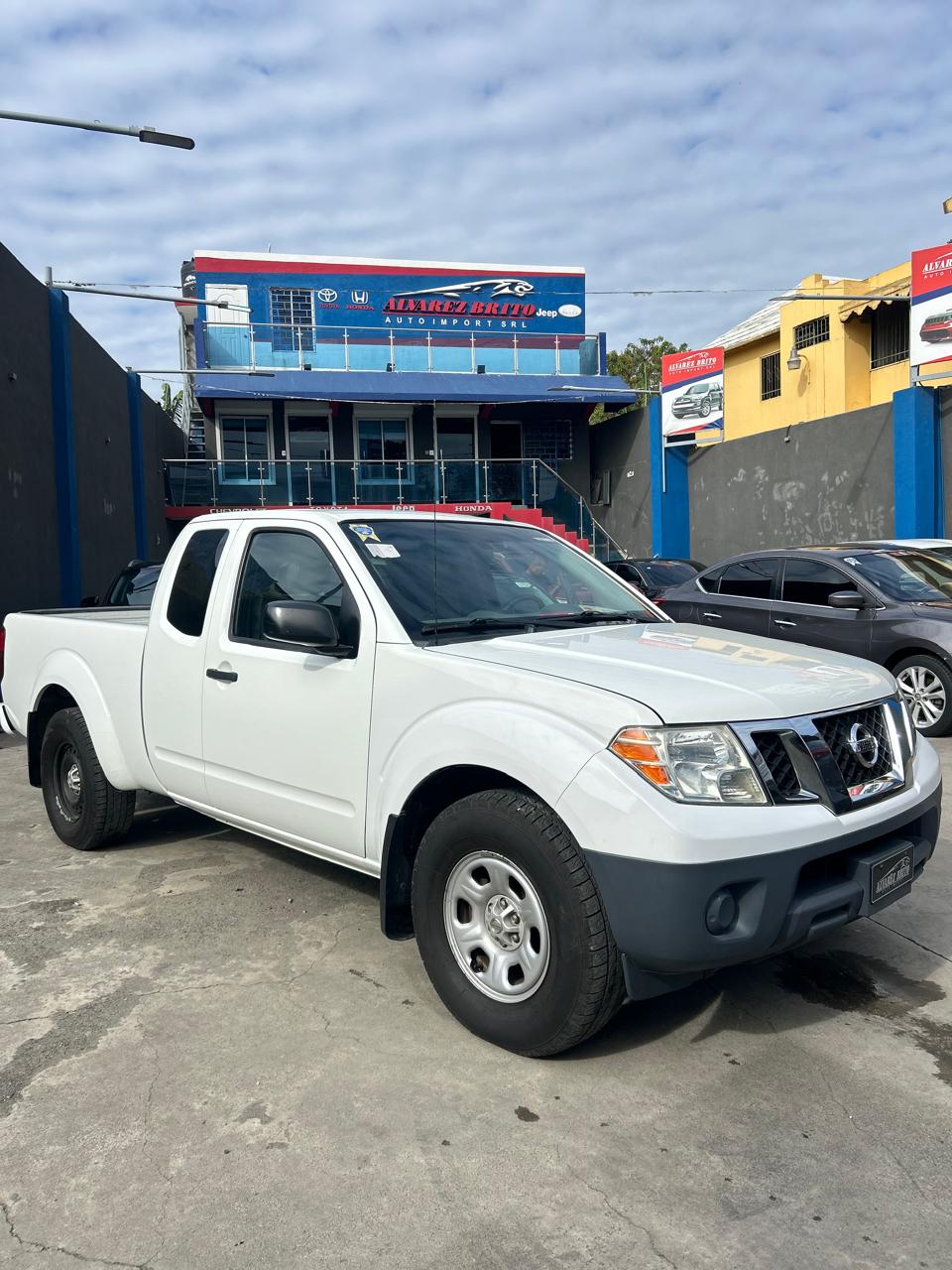 Nissan Frontier LE