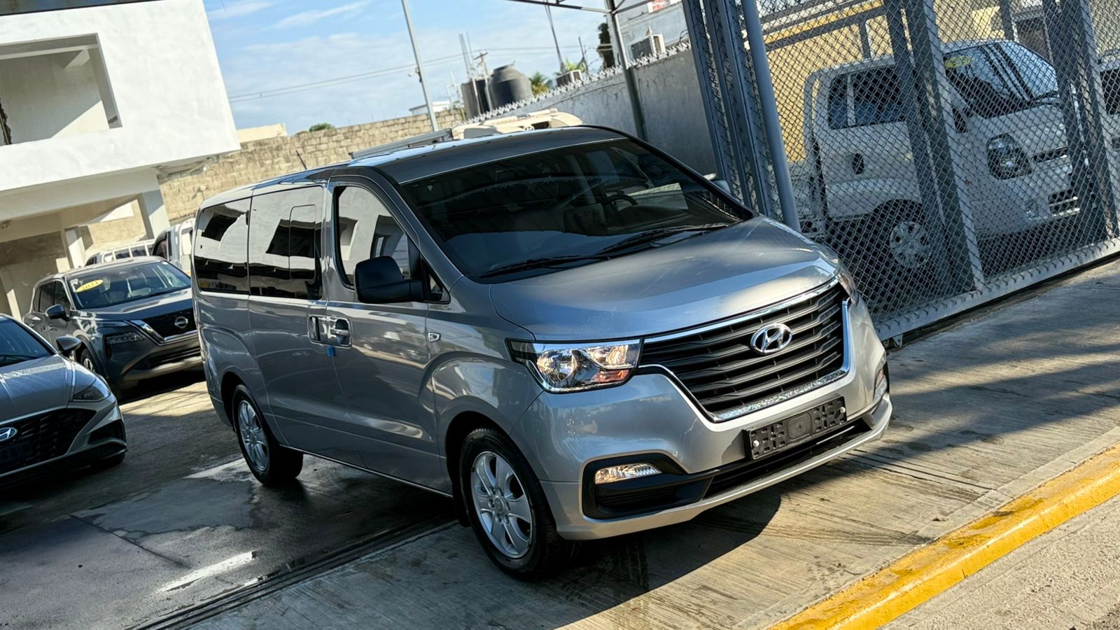 Hyundai Grand Starex Básico