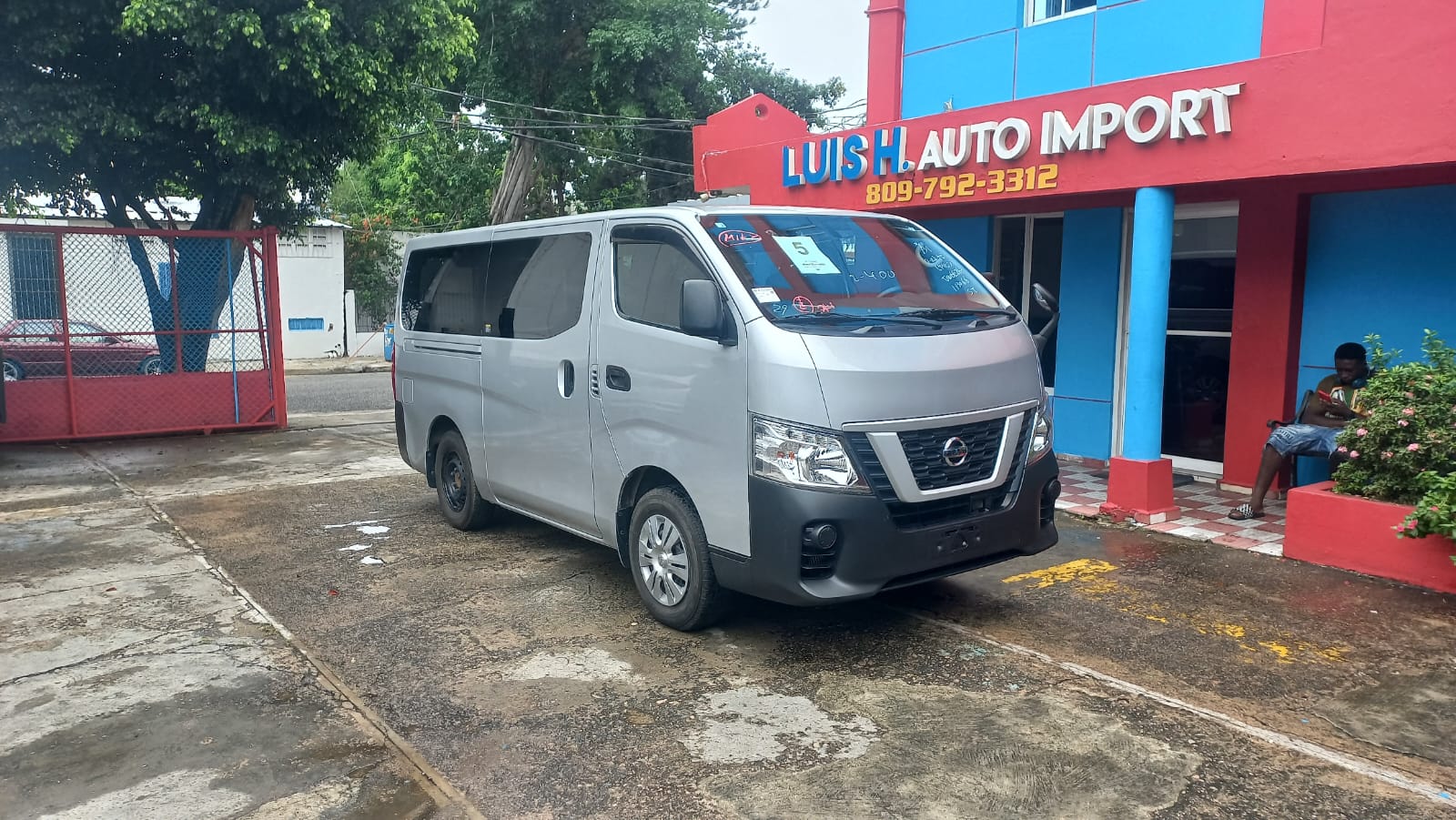 Nissan NV 350