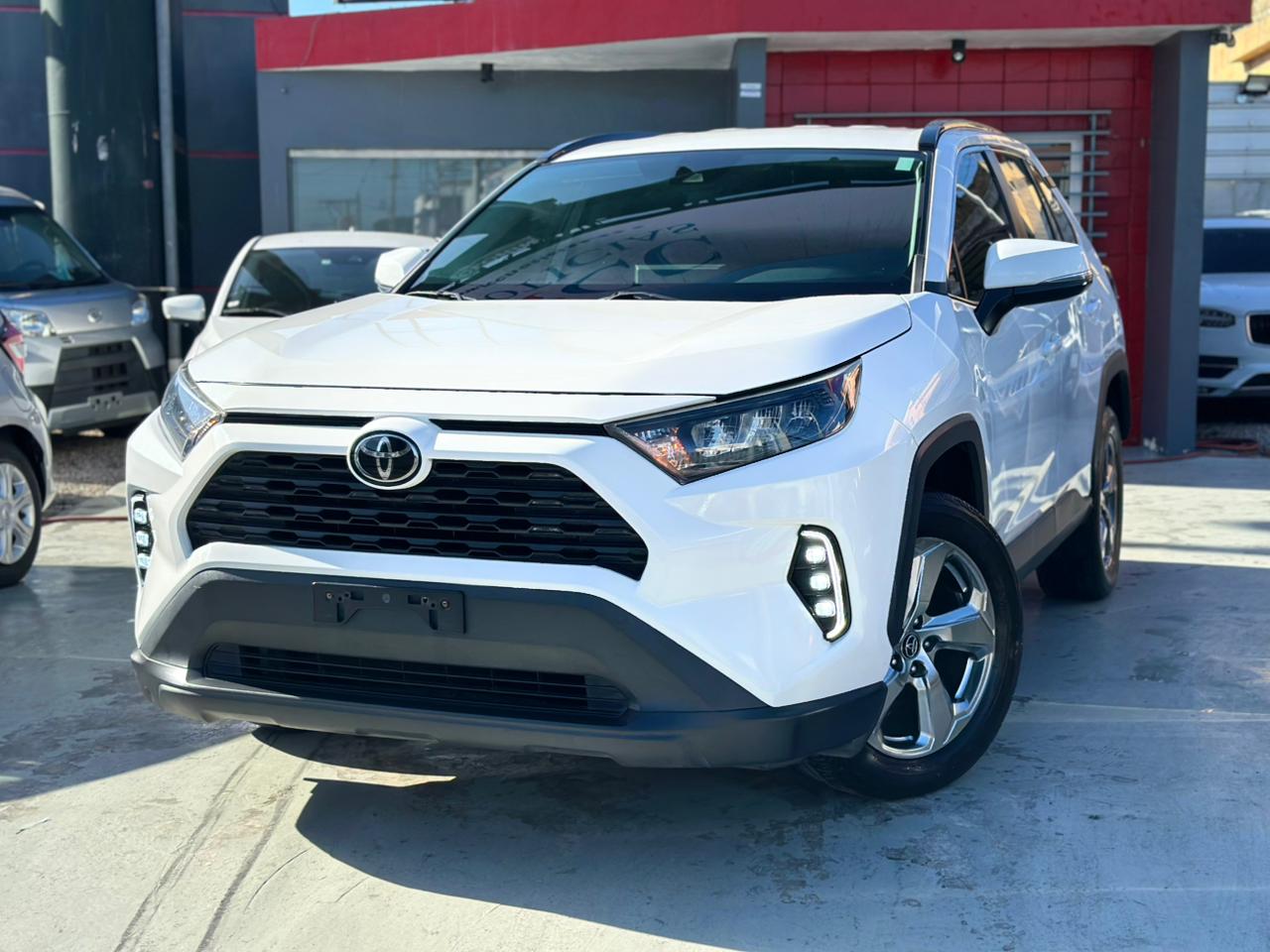 Toyota RAV4 LE