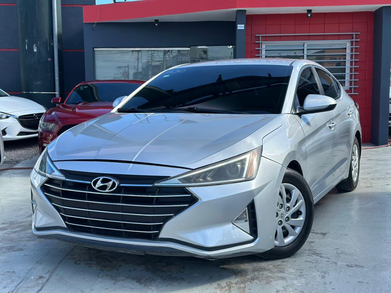 Hyundai Elantra Basico