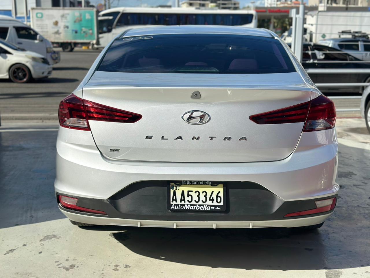 Hyundai Elantra Basico