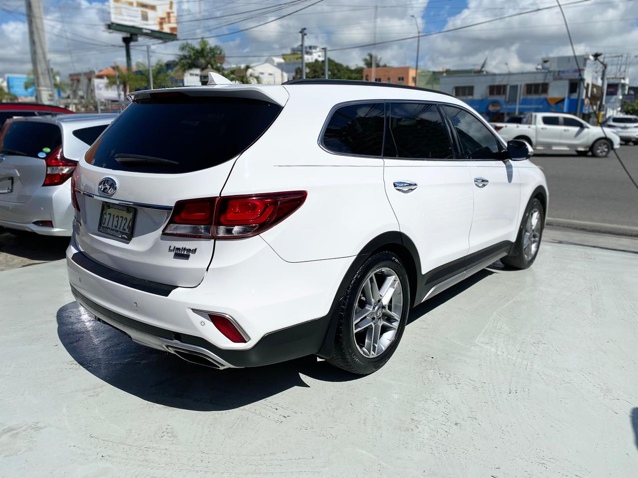 Hyundai Grand Santa Fe Limited