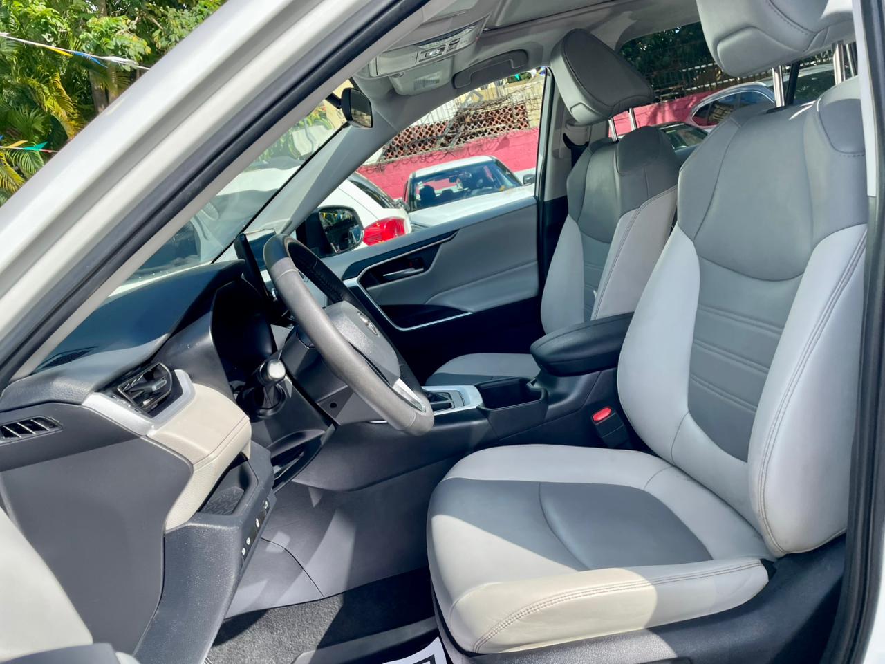 Toyota RAV4 XLE Premium