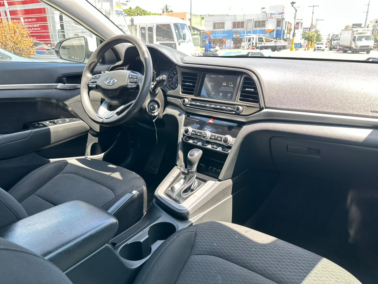 Hyundai Elantra SE