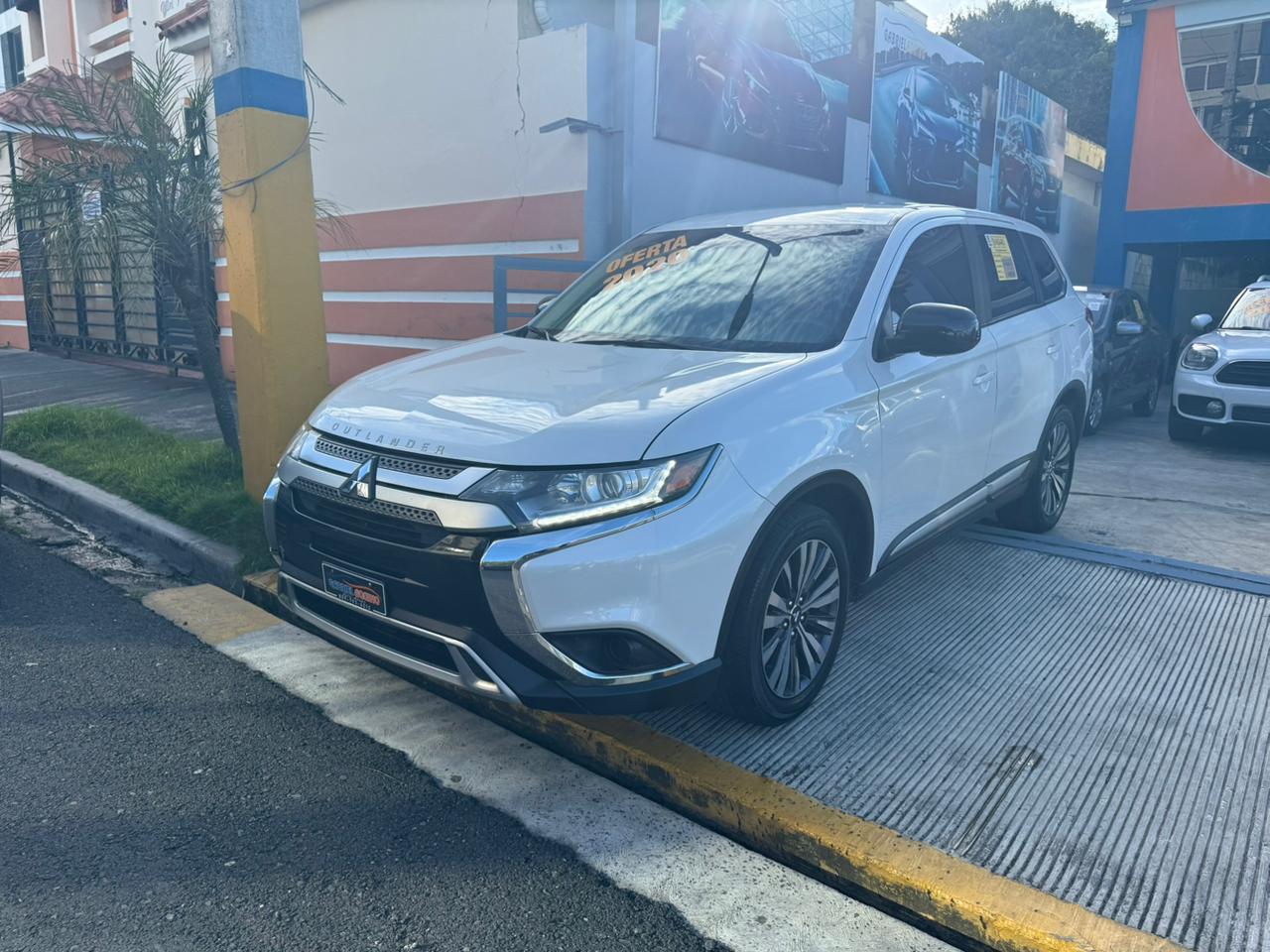 Mitsubishi Outlander SE