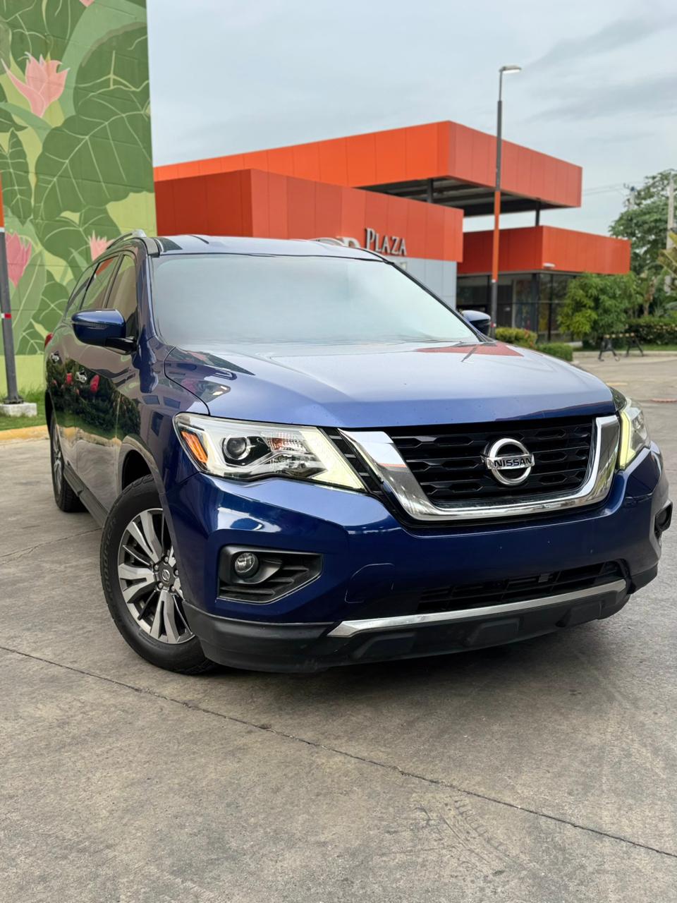 Nissan Pathfinder SV