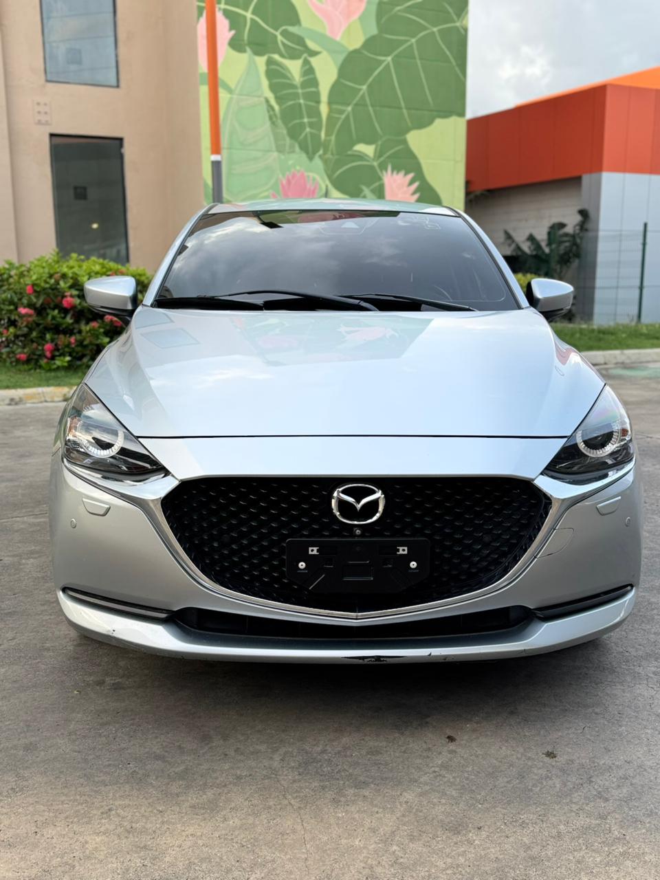 Mazda 2 Básico