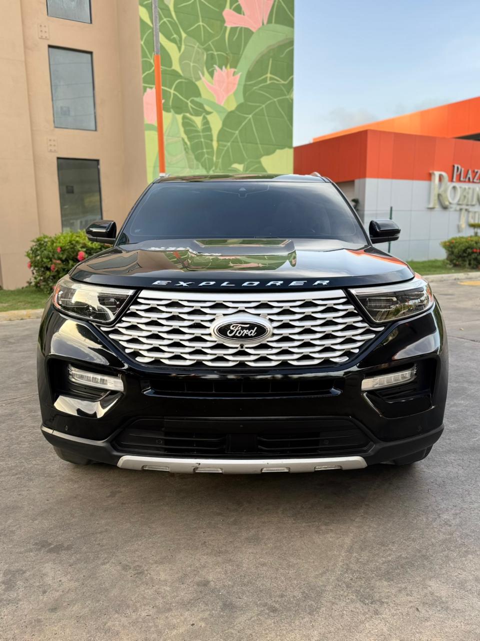 Ford Explorer Platinum
