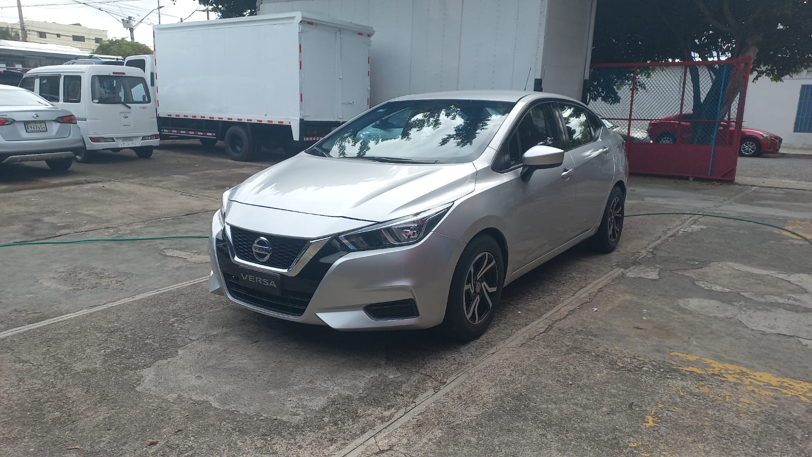 Nissan Versa Básico