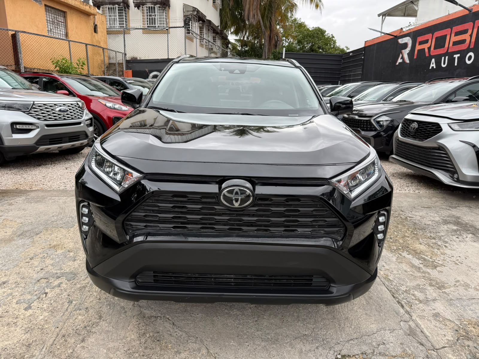Toyota RAV4 LE