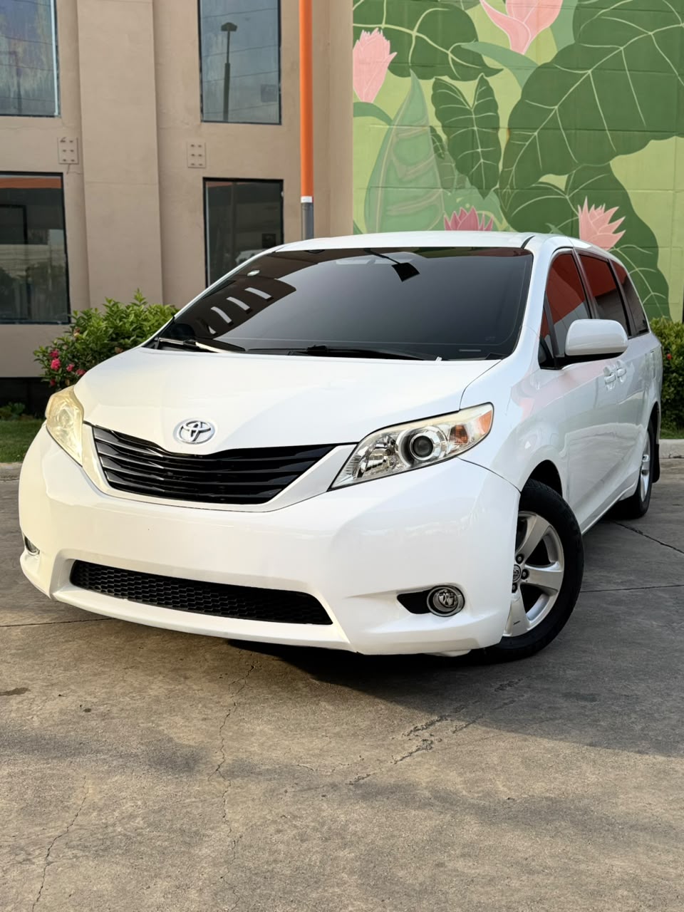 Toyota Sienna LE