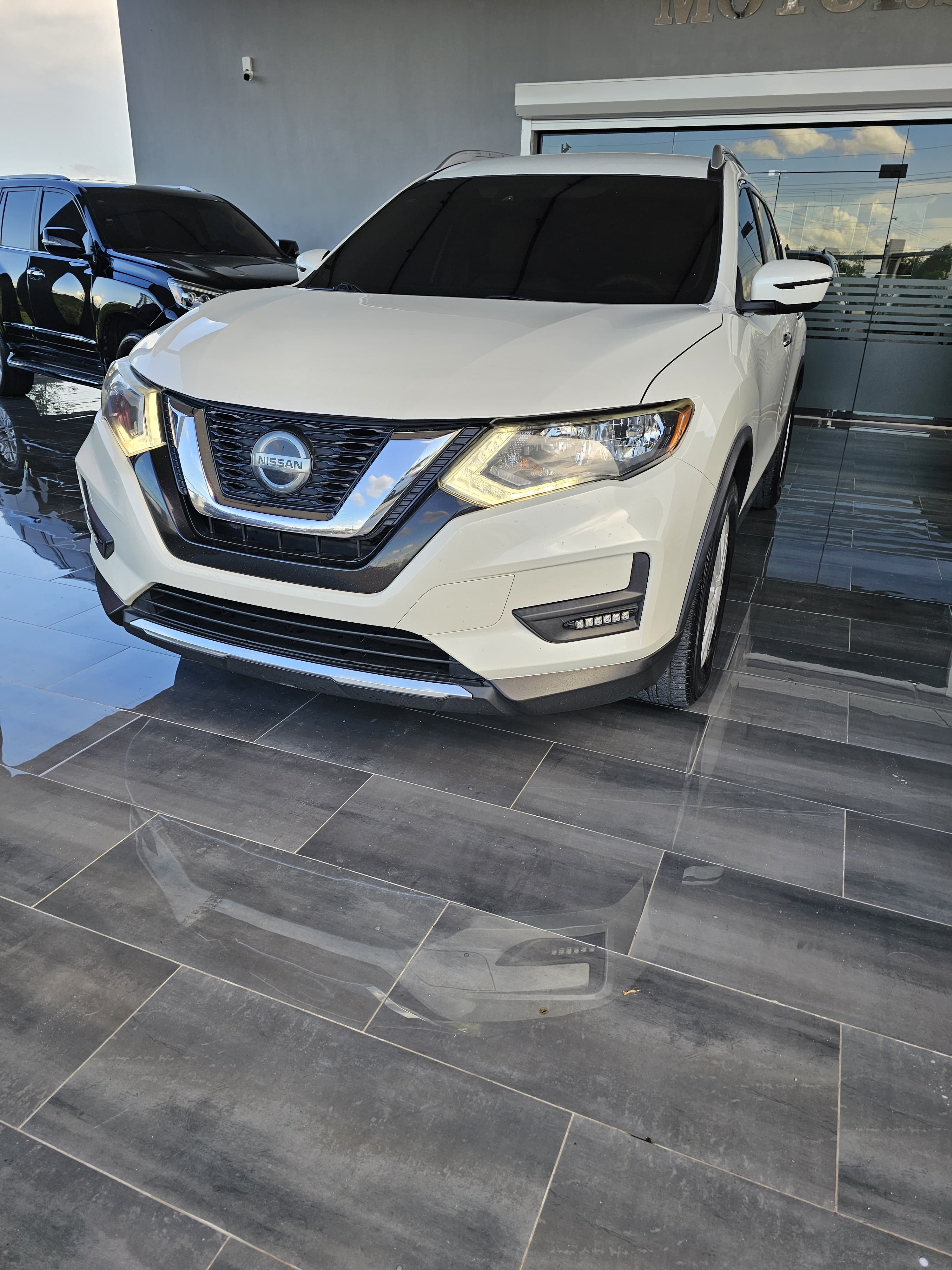 Nissan Rogue Básico