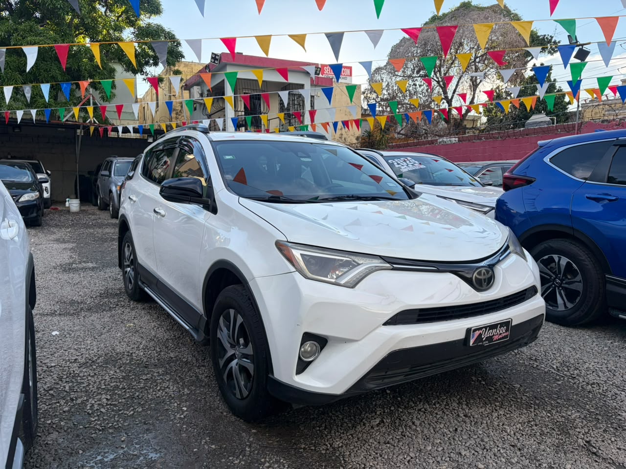 Toyota RAV4 LE